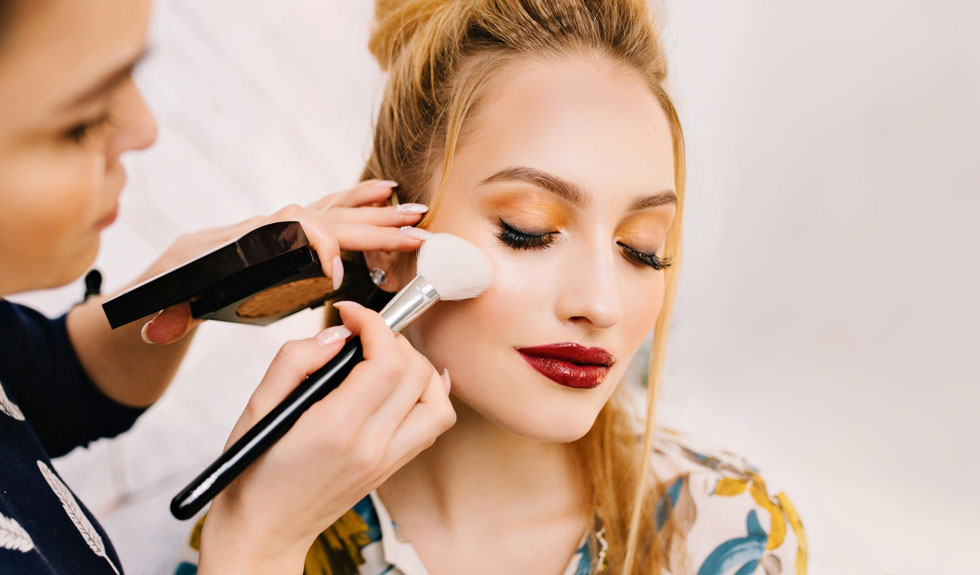 Mastering the Art of Permanent Makeup: Perfecting Your Eyebrows