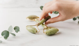 Microneedling Benefits & Risks