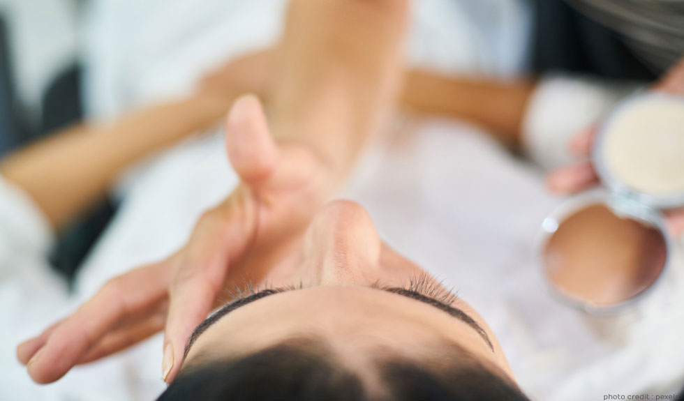 Scottish beauty expert lash brow course